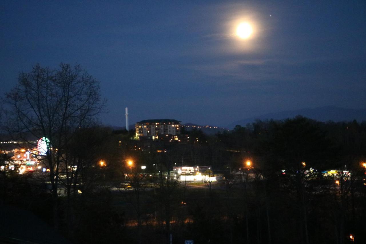 A Stone'S Throw Cabin Βίλα Pigeon Forge Εξωτερικό φωτογραφία