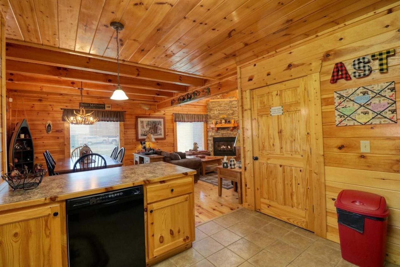 A Stone'S Throw Cabin Βίλα Pigeon Forge Εξωτερικό φωτογραφία